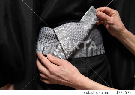 Knitting image male kimono image square bone male senior hand 13723572