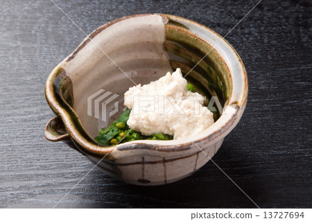 White pepper blossoms 13727694