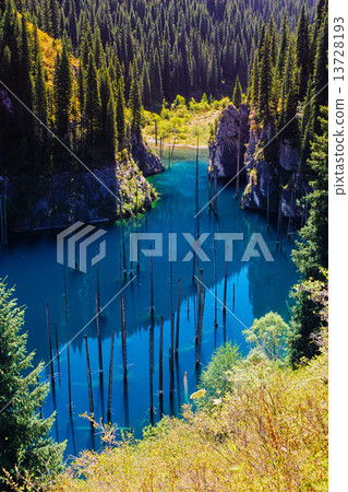 Kaindy Lake in Tien Shan mountain, Kazakhstan. Autumn 13728193