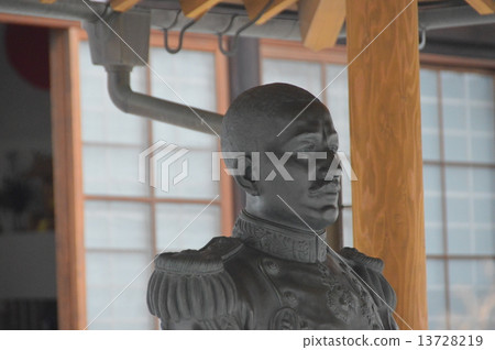秋山正幸的半身像（愛媛縣的秋山兄弟出生地/松山市步行鎮） 13728219