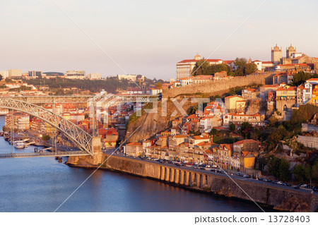 Bridge of Luis I over Douro river , Porto, Portugal 13728403