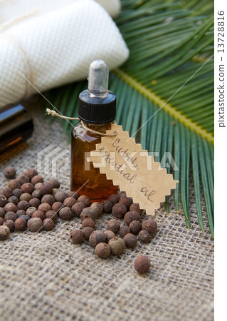 Cubeb essential oil 13728816