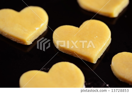 Making sweets Making sweets 13728853