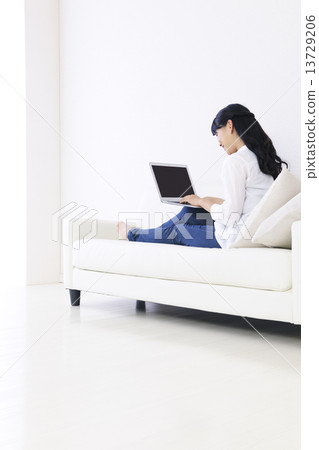 young woman young woman 13729206