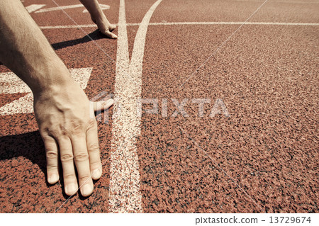 Hands on starting line 13729674