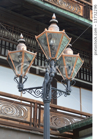 Gas lamp (Dogo Onsen Main Building/Dogo Yunocho, Matsuyama City, Ehime Prefecture) Gas lamp (Dogo Onsen Main Building/Dogo Yunocho, Matsuyama City, Ehime Prefecture) 13732296