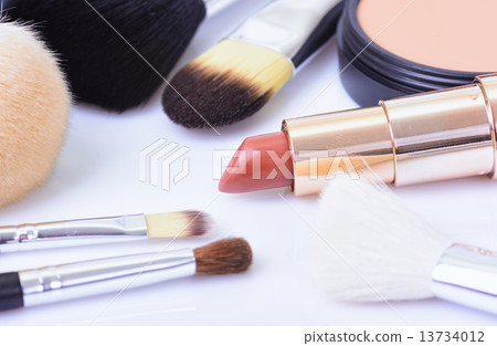 Make up 13734012