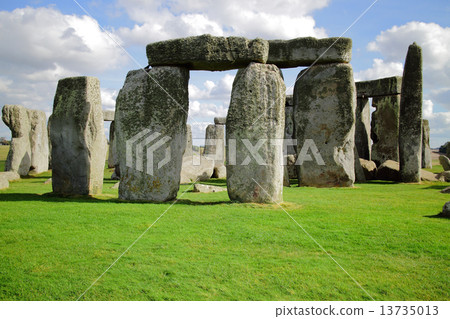 Stonehenge 13735013