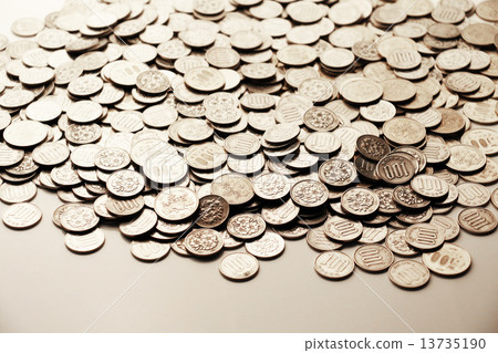 A mountain of coins A mountain of coins 13735190