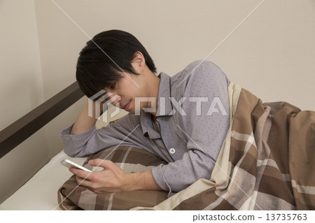 一個人睡覺 一個人睡覺 13735763
