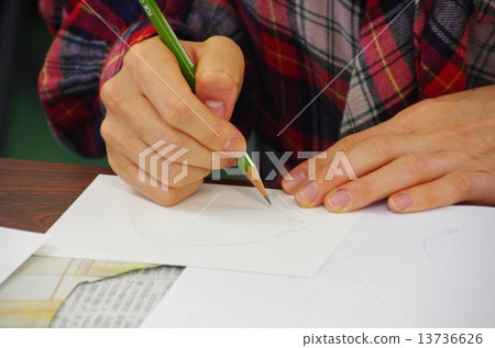 Enjoy newspaper clippings to prevent blurring Picture of an old lady drawing a postcard 13736626
