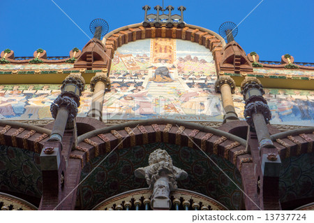 Montanir's Catalunya musical temple sunny Front decoration closeup Close-up Montanir's Catalunya musical temple sunny Front decoration closeup Close-up 13737724