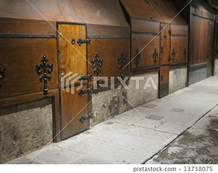 Vecchio的頭腦在晚上 13738075