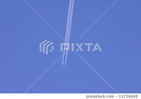 飛機雲 13738848