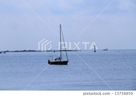 Preparing for sailing Preparing for sailing 13738850