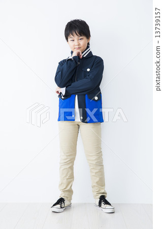 elementary school boy elementary school boy 13739157