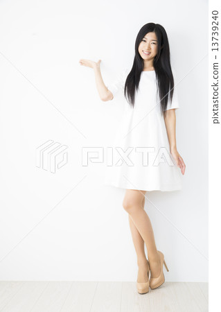 Portrait young lady 13739240