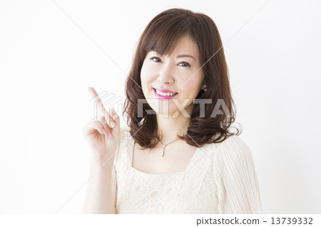 肖像中間婦女 肖像中間婦女 13739332