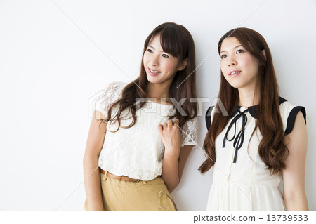 畫象的兩個少婦 13739533