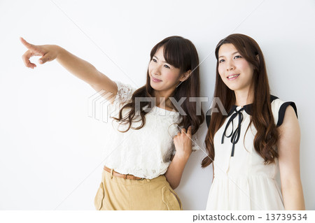 畫象的兩個少婦 13739534