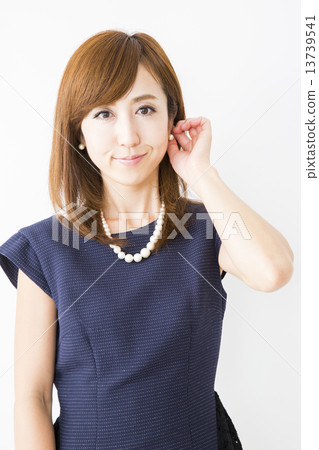 Portrait middle women Portrait middle women 13739541