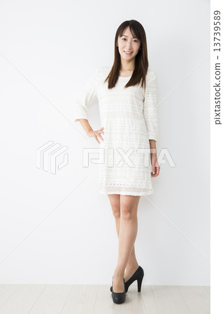 Portrait middle women Portrait middle women 13739589