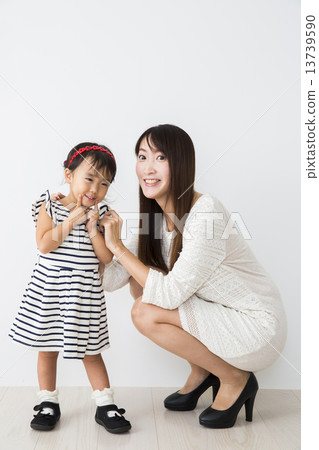 Mom and girl Mom and girl 13739590