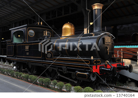 233 type 223 steam locomotive 13740164