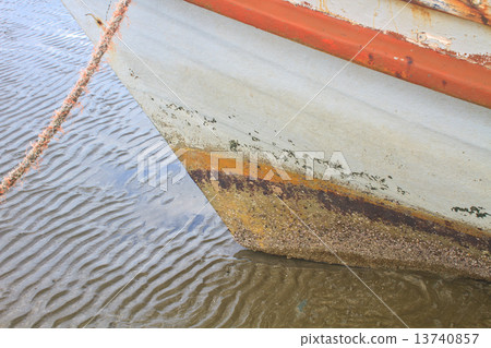 Fishing boat on the beach Fishing boat on the beach 13740857