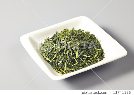 tea leaf tea leaf 13741156
