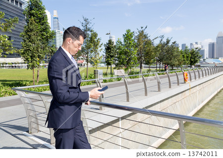 Day to Day Business in Action 13742011