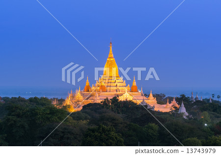 Ancient Ananda Pagoda at twilight, Bagan(Pagan), Mandalay, Myanm Ancient Ananda Pagoda at twilight, Bagan(Pagan), Mandalay, Myanm 13743979