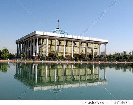 Tashkent pond and Majlis 2007 13744624