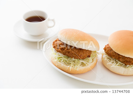 Croquette sand and coffee Croquette sand and coffee 13744708