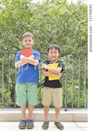 Education/kids/multi racial 13744842