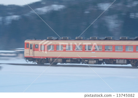 Yonezaka Line Kiha 58 13745082