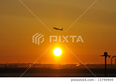 朝日和飛機 朝日和飛機 13749409