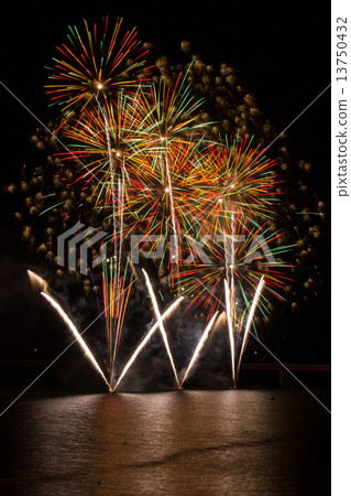 Tsunagi Onsen Gosho Lake Festival (Firework Display) 13750432