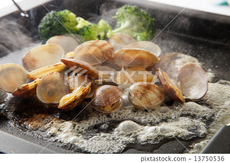 Baked clam with butter 13750536