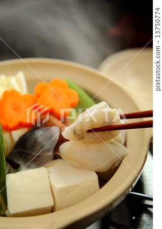 火鍋新鮮的竹火鍋 火鍋新鮮的竹火鍋 13750774