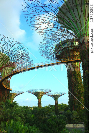 Gardens by the Bay Super Tree Glove 13750898