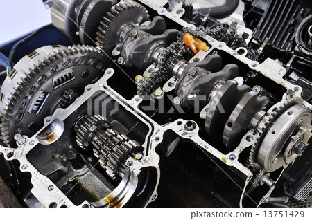 摩托車發動機的維護 13751429