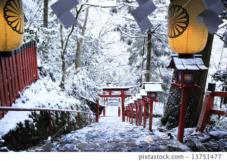 雪的方法 13751477