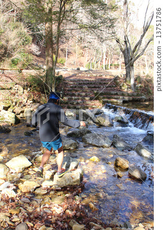 Trail running 13751786