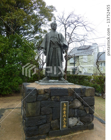 Takasugi Shinzo statue 13752455