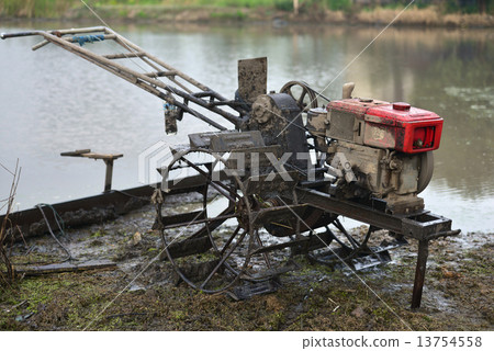 Tilling tractor Tilling tractor 13754558