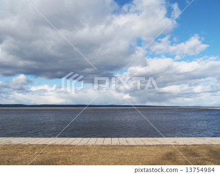 lakeside promenade 13754984
