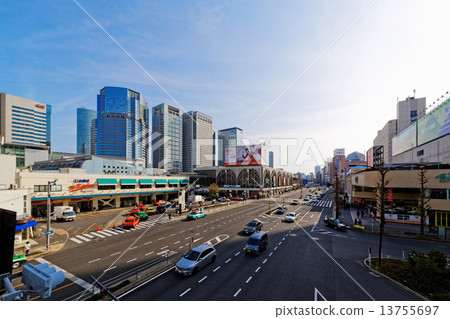 Shinagawa station Takanawa mouth and blue sky 13755697
