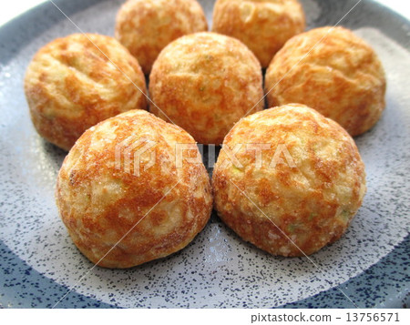 Takoyaki of frozen food 13756571