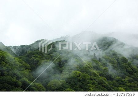山與雲 山與雲 13757559